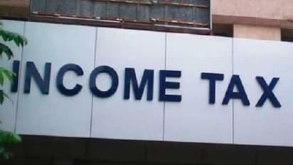 IT raids Chinese mobile firms : ചൈനീസ് മൊബൈൽ കമ്പനികളിൽ ആദായ നികുതി വകുപ്പ് റെയ്ഡ് തുടരുന്നു