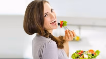 ചര്‍മ്മത്തെ ചെറുപ്പമാക്കി നിര്‍ത്താന്‍ ഡയറ്റില്‍ ഉള്‍പ്പെടുത്താം ഈ ഭക്ഷണങ്ങള്‍...