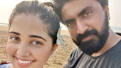 2 வருடங்களுக்குப் பிறகு... முதல் முறையாக இரட்டை குழந்தைகள் முகத்தை ரசிகர்களுக்கு காட்டிய விஜய் டி.வி. பிரபலம்!