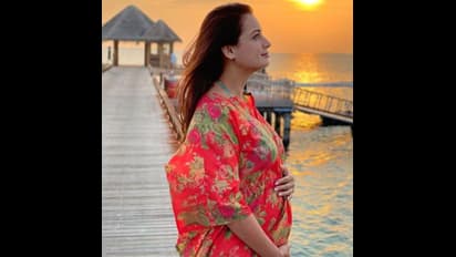 അമ്മയാകാന്‍ പോകുന്ന വാര്‍ത്ത പങ്കുവച്ച് ദിയ മിർസ; ചിത്രങ്ങൾ കാണാം