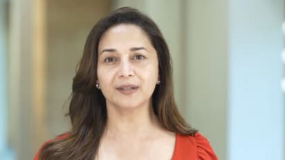 ಮೇಕಪ್ ಸೀಕ್ರೆಟ್ ರಿವೀಲ್ ಮಾಡಿದ ಮಾಧುರಿ ದೀಕ್ಷಿತ್: ನಟಿಯ ಎವರಿಡೇ ಮೇಕಪ್ ಟ್ರಿಕ್ ಇದು..!