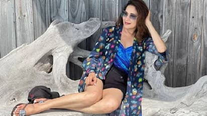 പ്രിയപ്പെട്ട ബീച്ചില്‍ അവധിക്കാലം ആഘോഷിക്കുന്ന മാധുരി ദീക്ഷിത്; ചിത്രങ്ങള്‍ക്ക് പ്രതികരണം അറിയിച്ച് ആരാധകര്‍