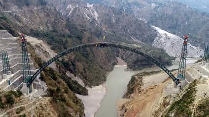 Moment to be happy and proud! Arch of Chenab bridge, connecting Kashmir to Kanyakumari completed