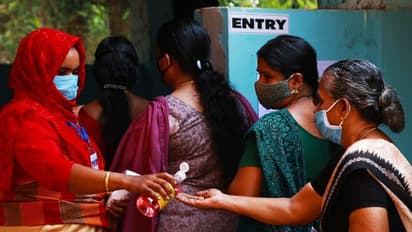 പതിവ് തെറ്റിച്ച് മലബാർ, പോളിംഗിൽ കാര്യമായ മുന്നേറ്റമില്ല: വോട്ടെടുപ്പിനിടെ പലയിടത്തും സംഘർഷം