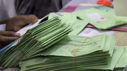 തപാൽ വോട്ടുകൾ സംബന്ധിച്ച തർക്കം: പരാതിയുമായി അഞ്ച് യുഡിഎഫ് സ്ഥാനാർത്ഥികൾ