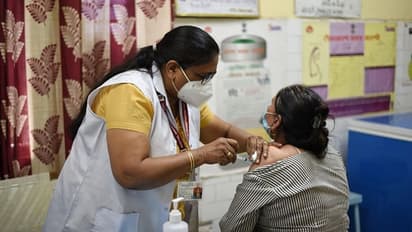 ಲಸಿಕೆ ನೀಡುವಿಕೆಯಲ್ಲಿ ಭಾರತದ ಸಾಧನೆ; 12 ಕೋಟಿ ವ್ಯಾಕ್ಸಿನ್ ವಿತರಣೆ!