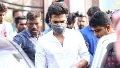 செம்ம ஸ்டைலாக வந்து வாக்களித்த சிம்பு... த்ரிஷா, ஆன்ட்ரியா, நிக்கி கல்ராணி எங்க ஓட்டு போட்டாங்க தெரியுமா?