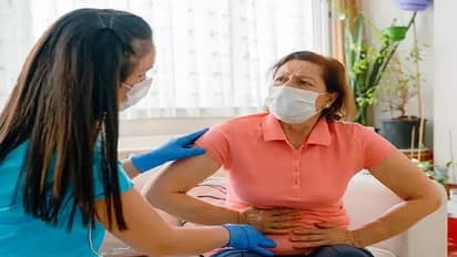 খালি পেট, হাতের কাছে যা পাচ্ছেন তাই খাচ্ছেন, ভয়ানক বিপদ এড়াতে এড়িয়ে চলুন এই খাবারগুলি