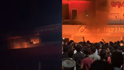 വിലാപയാത്രക്കിടെ കണ്ണൂരിൽ അക്രമം: പെരിങ്ങത്തൂരിൽ സിപിഎം ഓഫീസുകൾക്ക് തീയിട്ടു