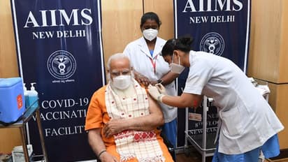 தில்லாக கெத்தாக 2வது டோஸ் கொரோனா தடுப்பூசியை செலுத்திக்கொண்ட பிரதமர் மோடி..!