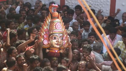 BREAKING கொரோனா பரவல் தீவிரம்... தமிழகத்தில் திருவிழா, மத கூட்டங்களுக்கு தடை...!