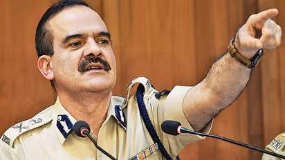 Trouble mounts as ex-Mumbai Police chief Param Bir Singh, 7 others booked for extortion