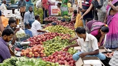 அதிரடியாக குறைந்த தக்காளி விலை... உச்சத்தை தொட்ட இஞ்சி விலை.. கோயம்பேட்டில் காய்கறி விலை என்ன தெரியுமா.?