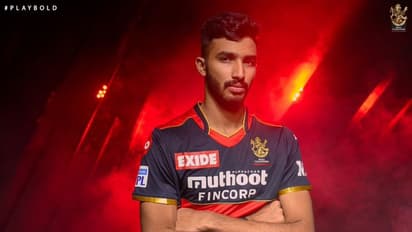 അസ്ഹറുദ്ദീന് കളിക്കുമോ? ഏറ്റവും പുതിയ വിവരങ്ങള്; ആര്സിബി സാധ്യതാ ഇലവന് നോക്കാം