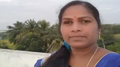 శ్రీలత రమేష్ గోస్కుల కవిత: అక్షర తాండవంతో