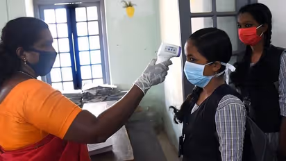 பிளஸ் 2 மாணவர்கள் கவனத்திற்கு... செய்முறை தேர்வு குறித்து பள்ளிக்கல்வித்துறை வெளியிட்ட முக்கிய அறிவிப்பு!