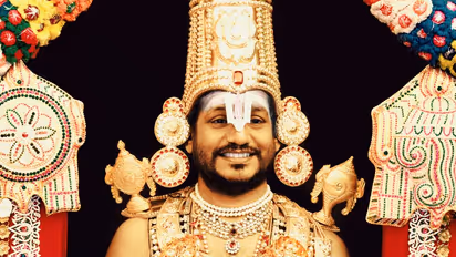 ஏழுமலையான் பக்தர்களை சீண்டிய நித்தி... வெங்கடேசப் பெருமாள் வேடத்தில் சர்ச்சையை கிளப்பிய பதிவு...!