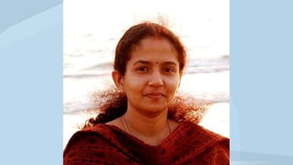 'ಕೆಲಸದ ಒತ್ತಡ ತಾಳಲಾಗ್ತಿಲ್ಲ' ಮಹಿಳಾ ಮ್ಯಾನೇಜರ್ ಬ್ಯಾಂಕ್ನಲ್ಲಿಯೇ ನೇಣಿಗೆ ಶರಣು