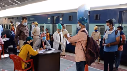 रेलवे का बड़ा फैसला: इन 6 बड़े स्टेशनों पर प्लेटफॉर्म टिकट की बिक्री बंद की, जानिए क्या है वजह