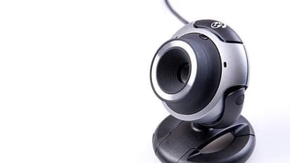 webcam in ladies bathroom : లేడీస్ బాత్ రూమ్ లో వెబ్ క్యామ్.. ప్రియుడు చెప్పాడనే ప్రియురాలి దురాగతం..