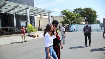 கொளுந்துவிட்டு எறிந்த தடுப்பூசி சர்ச்சை..! புதிய புகைப்படத்தால் ஃபுல் ஸ்டாப் வைத்த நயன்தாரா தரப்பு..!