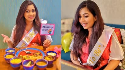 শ্রেয়া ঘোষালের সাধে ভরপুর বাঙালি পদ, বন্ধুদের আয়োজনে খুশির জোয়ারে ভাসলেন গায়িকা