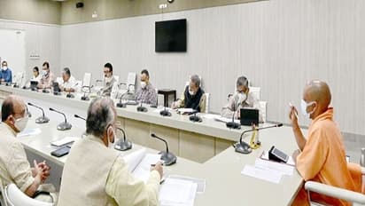 यूपी में 12वीं तक के स्कूल 30 अप्रैल तक बंद, मास्क न लगाने वालों से वसूला जाएगा जुर्माना