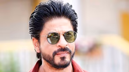 ಶಾರುಖ್-ಪಿಗ್ಗಿ: 10 ಸಾವಿರಕ್ಕಿಂತ ಕಡಿಮೆ ಸಂಬಳ ಪಡೆಯುತ್ತಿದ್ದ ಸೆಲಬ್ರೆಟೀಸ್‌!