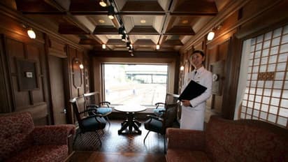 ഇത് ജപ്പാനില ആഡംബര ട്രെയിൻ, ഒറ്റയാത്രക്ക് ചെലവാകുന്ന തുക ഇത്രയുമാണ്...