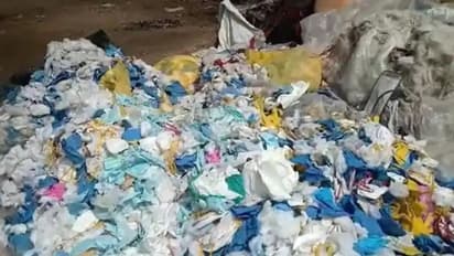 यूज करने के बाद फेंके गए मास्क से कंपनी बना रही थी गद्दा, सच्चाई जान होगी हैरानी..