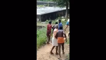 ஓசியில் மீன்கேட்டு அதிமுக பிரமுகர் தகராறு.. மீன்பிடி தொழிலாளர்கள் மீது கொலைவெறி தாக்குதல். பகீர் வீடியோ..