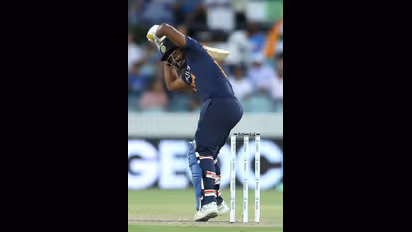 பையன் செம டேலண்ட்.. டி20 உலக கோப்பை டீம்ல சான்ஸ் இருக்கு! திறமையான வீரருக்கு உத்தரவாதம் அளித்த கேப்டன் ரோஹித்