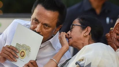 நடுநிலை கடைப்பிடிக்கப்படுவதை தேர்தல் ஆணையம் உறுதிசெய்ய வேண்டும்... மம்தா பக்கம் நின்ற ஸ்டாலின்..!