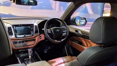 XUV700 : ഉര്‍വ്വശീ ശാപം ഉപകാരമായി, ഈ പുത്തന്‍ വണ്ടിയുടെ വില കുറയുന്നു, കാരണം!