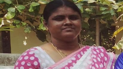 ఆర్థిక ఇబ్బందులు : నల్గొండలో విద్యావాలంటీర్ ఆత్మహత్య !!