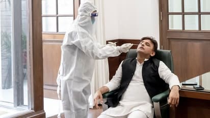 अखिलेश यादव ने कराया कोरोना टेस्ट, पूछा- स्टार प्रचारक कहां हैं?