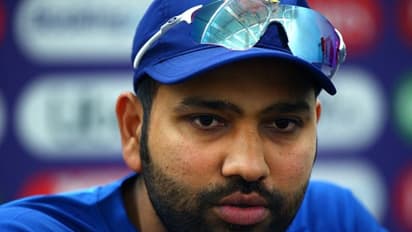 रोहित शर्मा के लिए मुश्किलें खड़ी करते हैं ये गेंदबाज, IPL में अब तक इनके खिलाफ बनाएं हैं सबसे कम रन