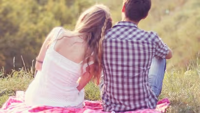 সঙ্গমে বাড়ছে অনিহা, কেন কমে যাচ্ছে যৌন মিলনের চাহিদা, কী বলছেন বিশেষজ্ঞরা