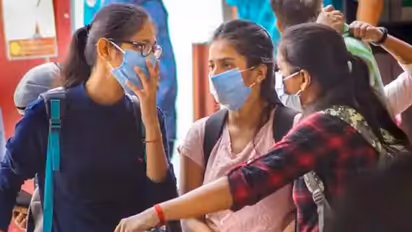 மாணவர்களே தயாரா?...‘ஆன்லைன் மூலம் தேர்வு’... தமிழக அரசு வெளியிட்ட அதிரடி அறிவிப்பு...!