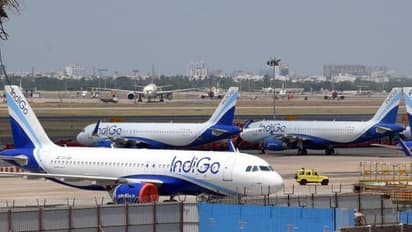 கொடூர முகம் காட்டும் கொரோனா. பீதியில் உறைந்த மக்கள்.. ஒரே நாளில் 36 விமானங்கள் ரத்து..