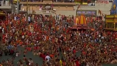 মহামারির উদ্বেগ বাড়াচ্ছে কুম্ভ স্নান, পরিণত হচ্ছে করোনাভাইরাসের হটস্পটে