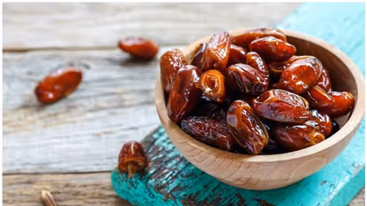 Dates: டெய்லி 4 முதல் 5 பேரிச்சம் பழம் போதும்.,கொலஸ்ட்ரால் பிரச்சனைக்கு உடனடி தீர்வு..இன்னும் ஏராளமான நன்மைகள்