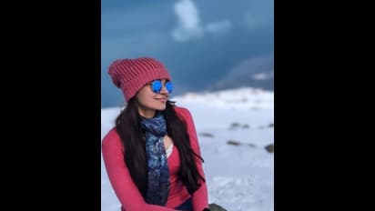 தினுசு தினுசா போஸ் கொடுத்து... கோடையில் கூட ரசிகர்களை கூல் செய்யும் ஆண்ட்ரியா..!