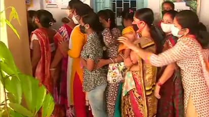 కరోనా నీడలో.. బెంగాల్ ఎన్నికలు ప్రారంభం