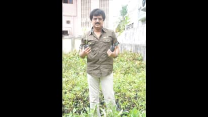 மறைந்த நடிகர்கள் எவருக்கும் இறுதி ஊர்வலத்தில் கிடைக்காத கெளரவம்...  விவேக் ரசிகர்களின் உருக்கமான வீடியோ!