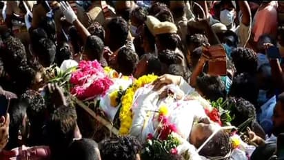 #BREAKING 72 குண்டுகள் முழங்க காவல்துறையினர் மரியாதை... நடிகர் விவேக் உடல் மின் மயானத்தில் தகனம்...!