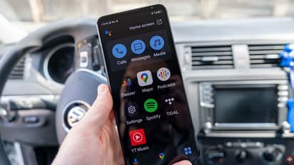 కొంపముంచిన గూగుల్ మ్యూప్: గౌరవెల్లి ప్రాజెక్టులో మునిగిన లారీ