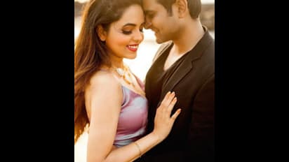 ಹಾಸ್ಯ ಪ್ರಿಯ ಜೋಡಿ..! ಕಾಮೆಡಿಯನ್ ಸುಗಂಧ ಮಿಶ್ರಾ ಎಂಗೇಜ್ಮೆಂಟ್