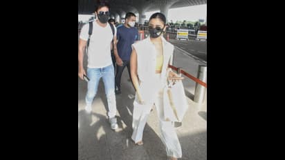 নীল জলরাশির মধ্যেই উদ্দাম 'Romance', কোভিড 'Negative' হতেই সোজা মলদ্বীপে পাড়ি রণবীর-আলিয়ার