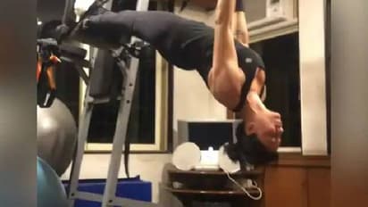 തലകീഴായി കിടന്ന് വർക്കൗട്ട്; വീഡിയോ പങ്കുവച്ച് നടി